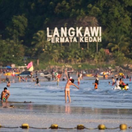 Lagenda Resthouse Cenang Beach Pantai Cenang  Eksteriør billede